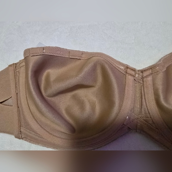 Elegant Lace Strapless Bra in Tan - Picture 4 of 9